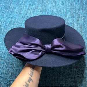 Vintage Michael Howard 100% Wool Wide Brim Big Bow Hat in Navy Blue